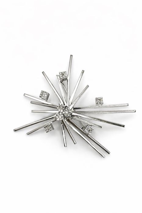 Złota broszka z brylantami