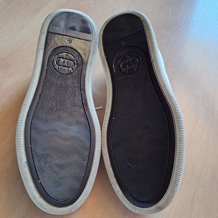 Białe sneakersy z miękkiej skórki naturalnej Massimo Dutti 36