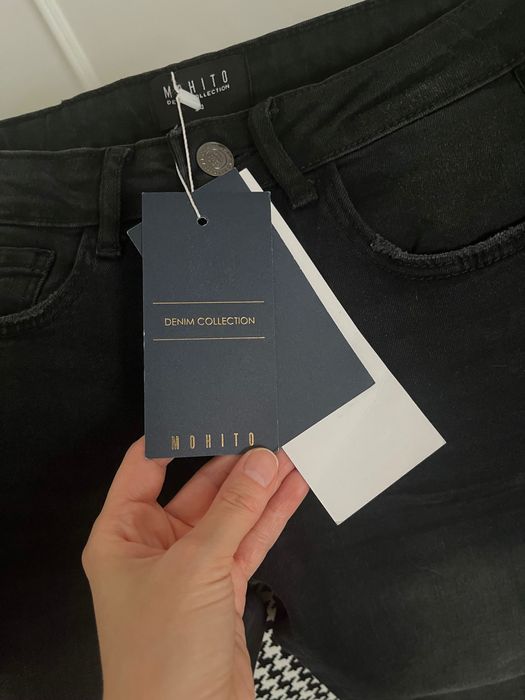 MOHITO Skinny fit - ciemne spodnie jeansowe. Dżins. XS/34