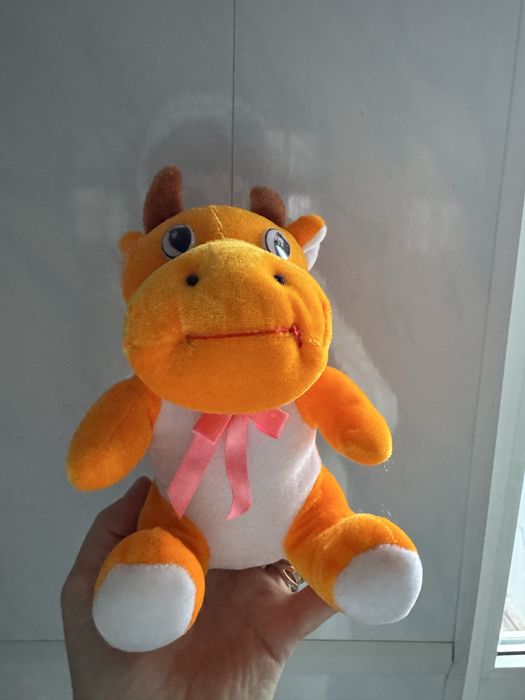 М’яка іграшка корова