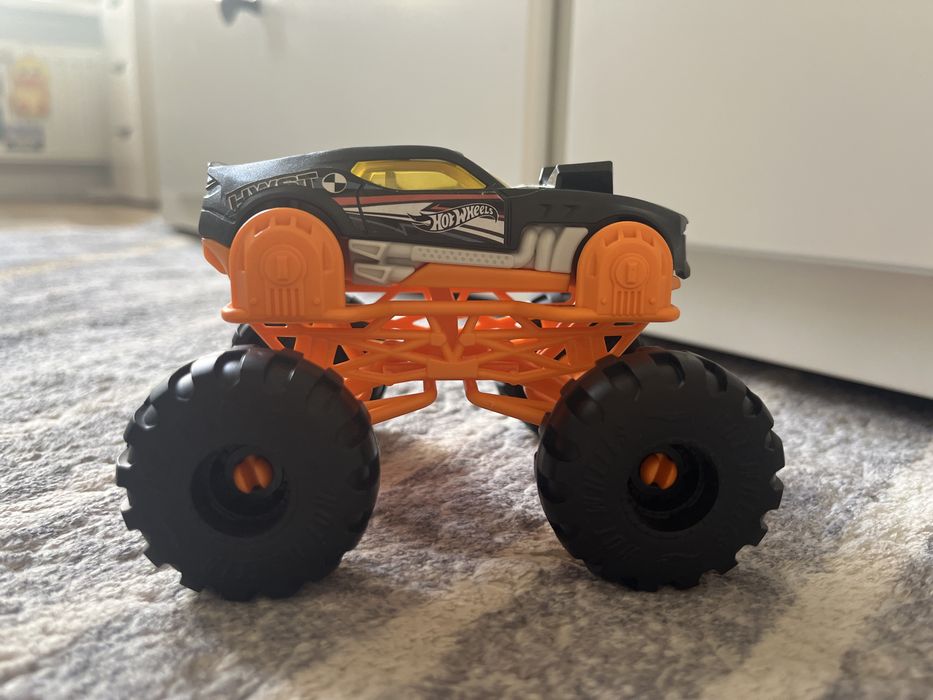 Samochodzik Monster Truck „HotWheels”