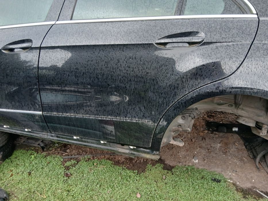 Двері ліві  mercedes w 212 колір 040 седан