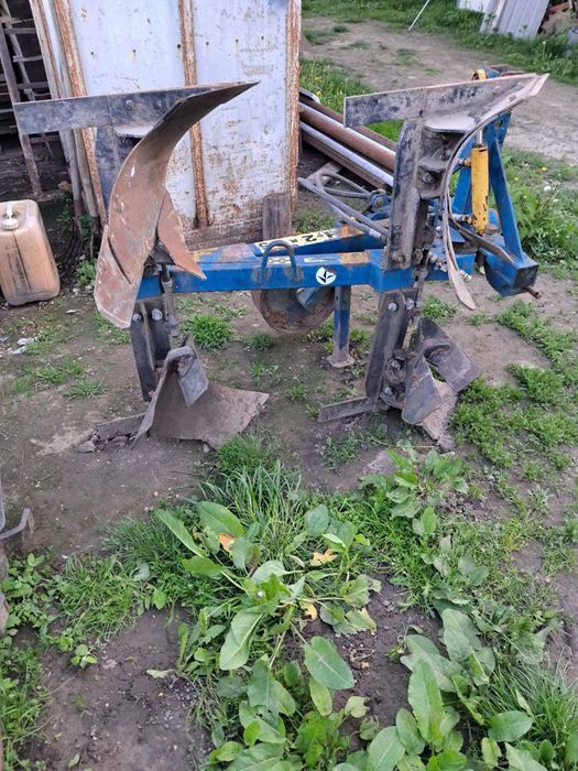Продам Плуг Плн 3-35