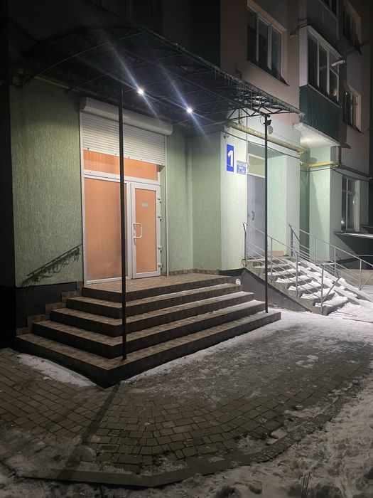 Здається в оренду комерційне приміщення у м. Коломия площа 68 кв. м