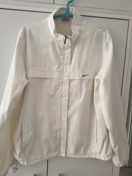 Sprzedam kurtkę wiatrówkę Nike