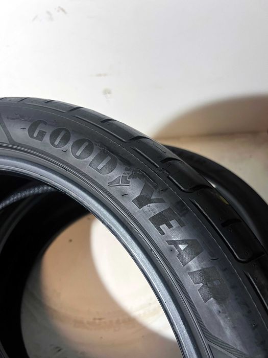 Pneus Goodyear Efficient Grip Performance - 215/45/20 - Excelentes