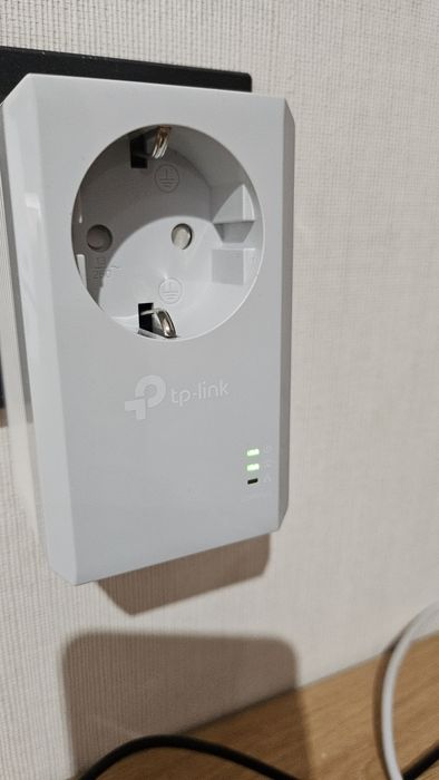 Адаптер TP-link Powerline AV600 з вбудованою розеткою