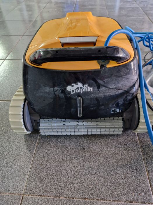 Vender um robot de piscina Dolphin E30