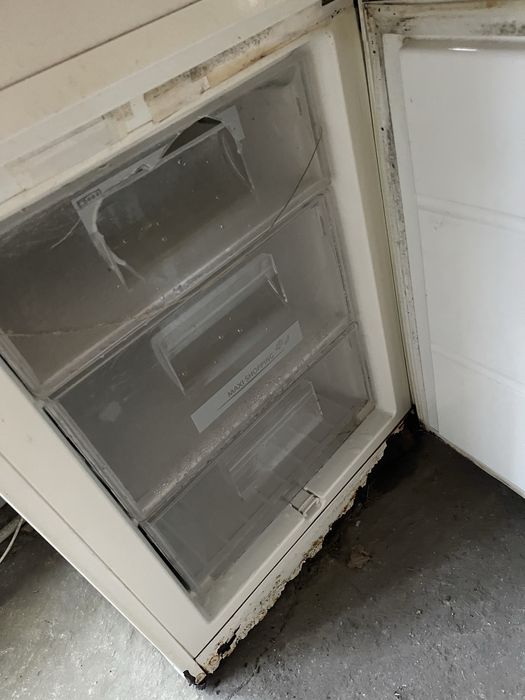 Холодильник zanussi