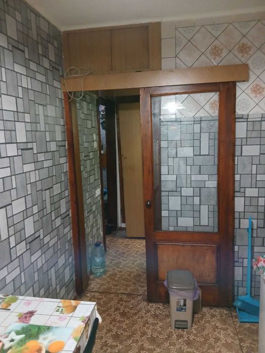 Продам 2 комнатную  квартиру  на Коммунаре возле метро