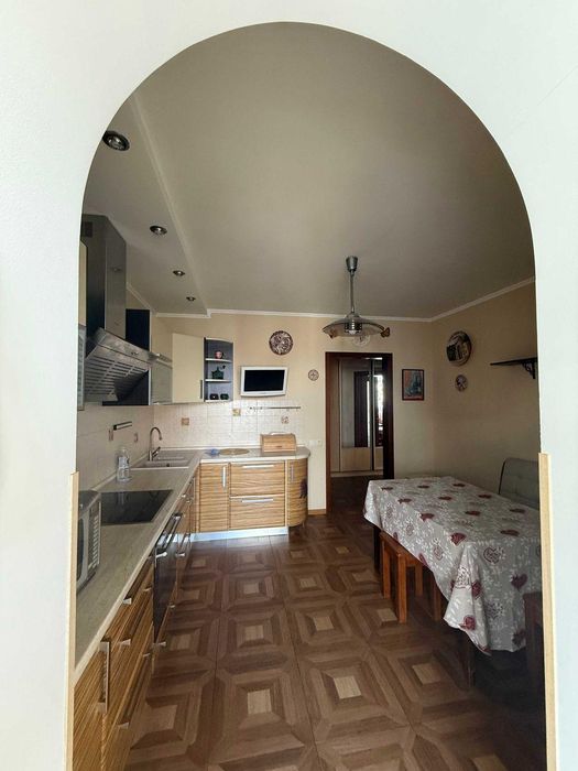 Продам 2кім.квартиру вул.Грушевського,парк Перемоги,м.Бровари DM