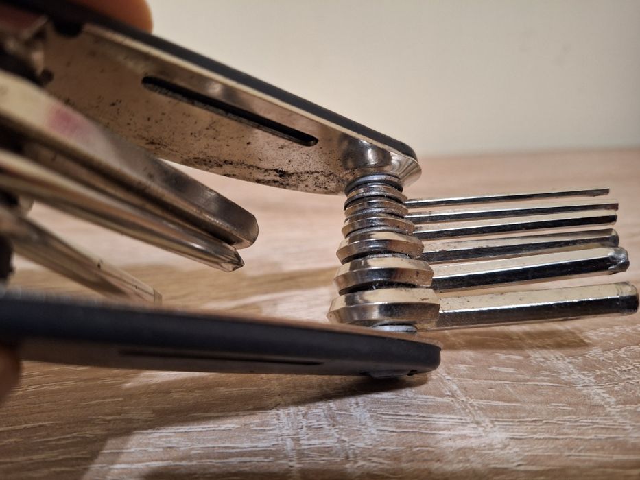 Multitool narzędzie wielofunkcyjne rowerowe rower śrubokręt