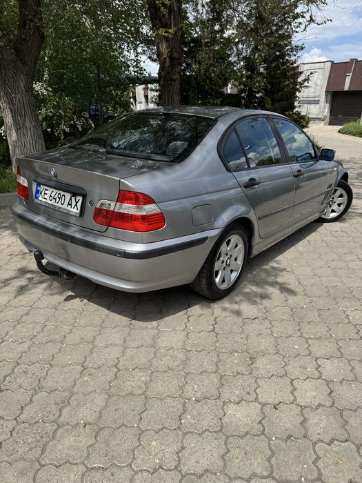 Продам  машину BMW 320