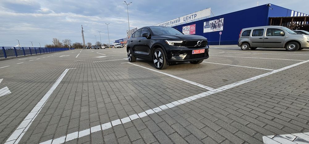 Електроавтомобіль Volvo C40 Recharge