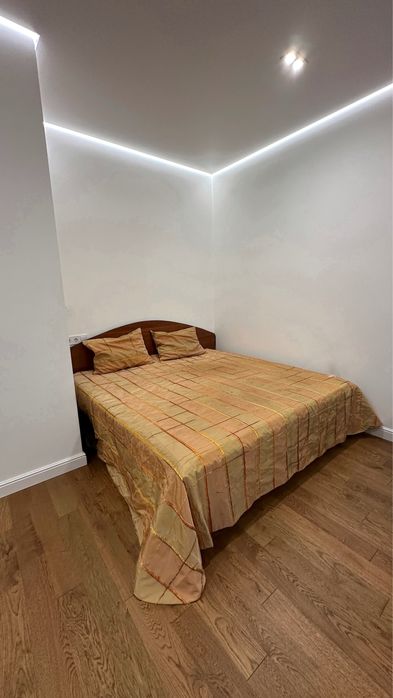 Ліжко з матрацом 220ш/195д см