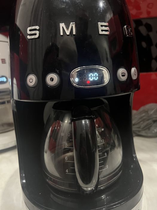 Продам кавоварку SMEG