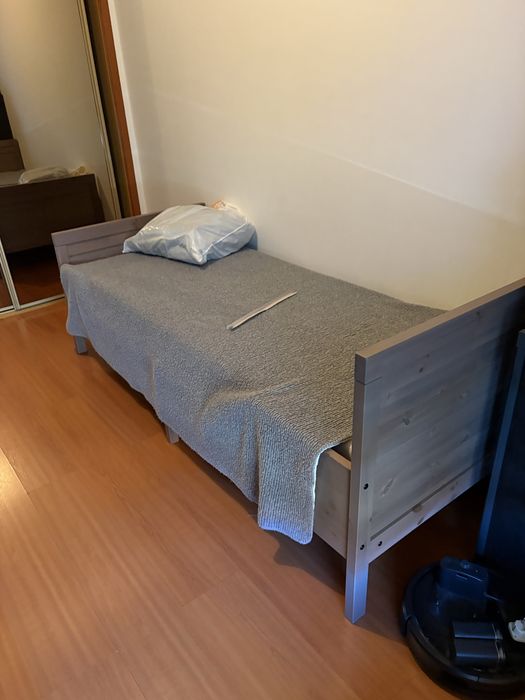 Cama com colchão de criança