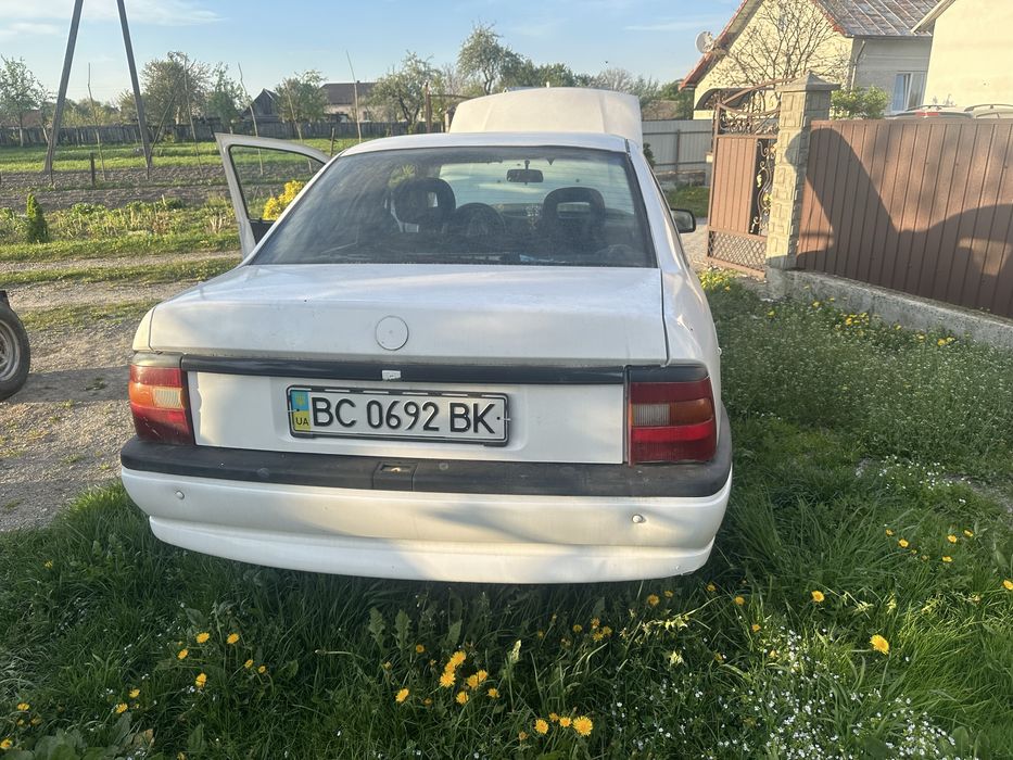 Продам свій автомобіль стоїть без діла