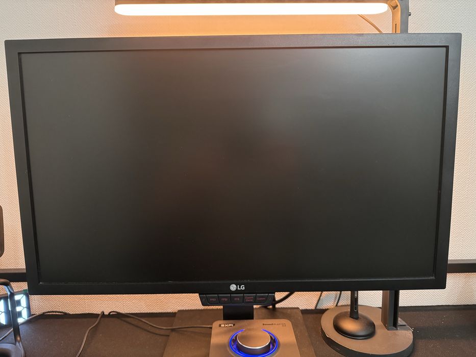 Продаю 24” ігровий монітор LG UltraGear 144Гц (FreeSync)  24GM79G-B