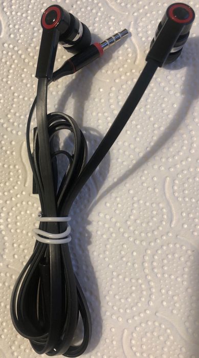 Słuchawki stereo z mikrofonem do telefonów, mp3 i innych urządzeń, Płaski kabel (JAK NOWE)