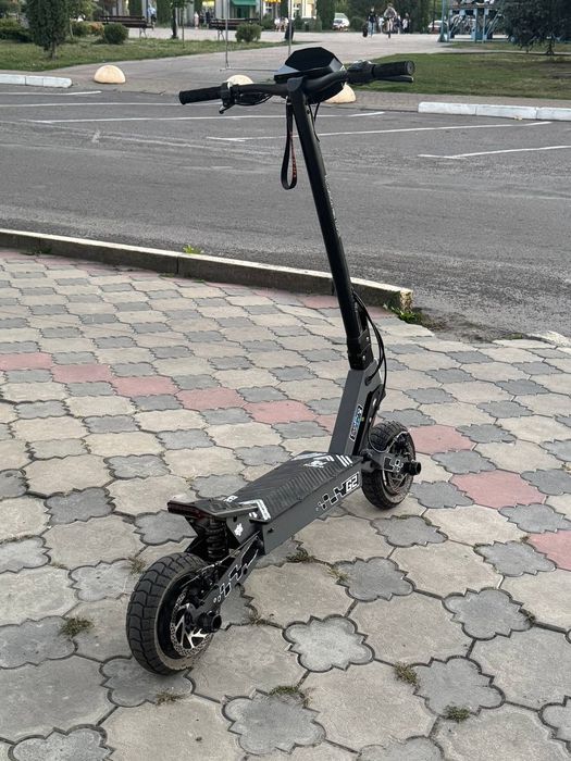 у продажі електро самокат kukirin g2