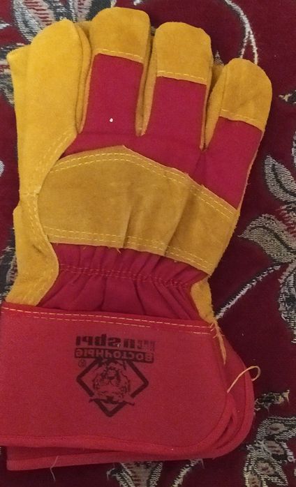 Продам теплі ,робочі, шкіряні  перчатки