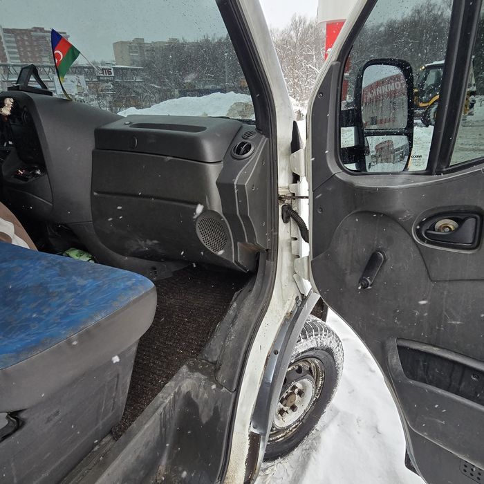 Продам івеко 2001 рік 2.8 мотор коробка 6-ступка категорія Б