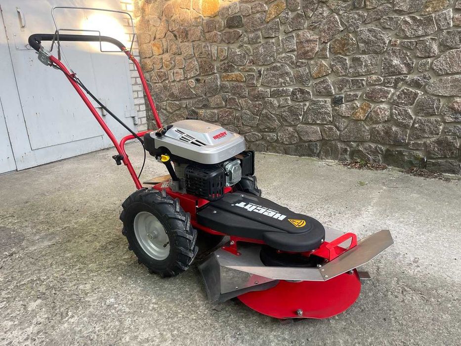 Продам сінокосарку HECHT 5060