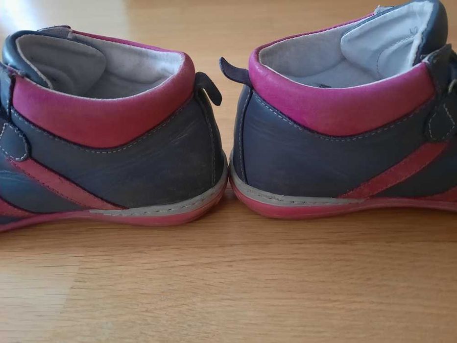 Skórzane półbuty, trzewiki dziewczęce Renbut, r. 37