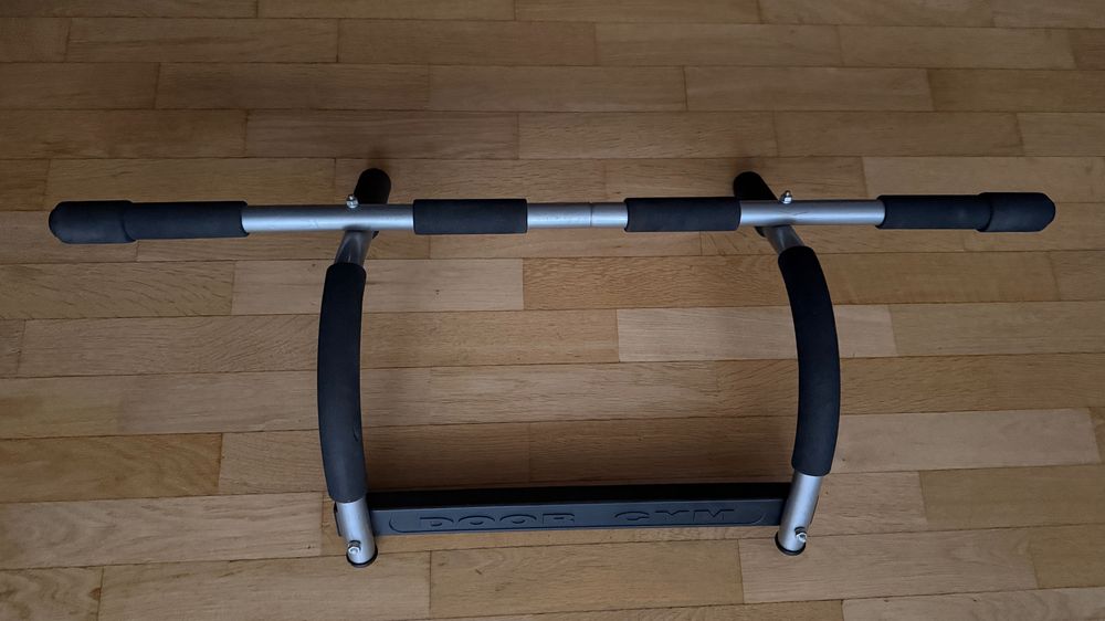 Drążek do podciągania mocowany na futrynie drzwi | Pull up bar
