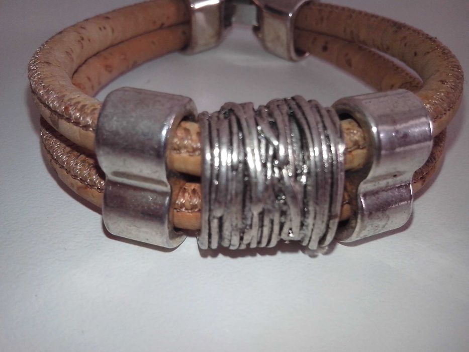 Pulseira de cortiça. Nova