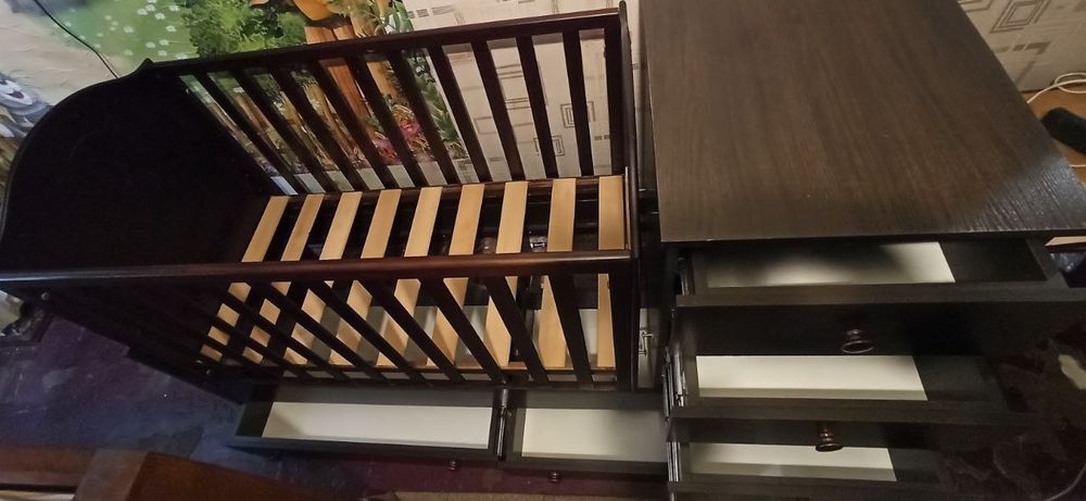 Дитяче ліжко-комод