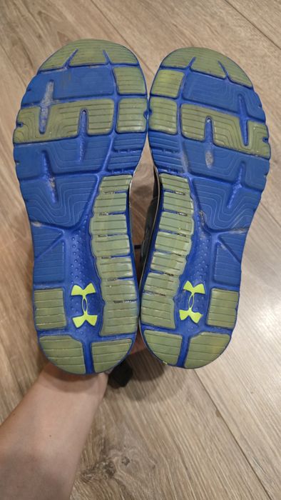 Продам кросівки Under Armor