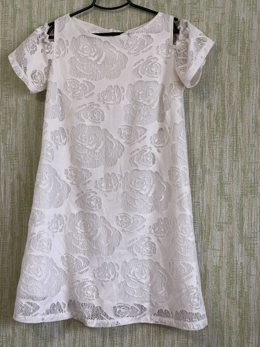 Продам сукню білого кольору