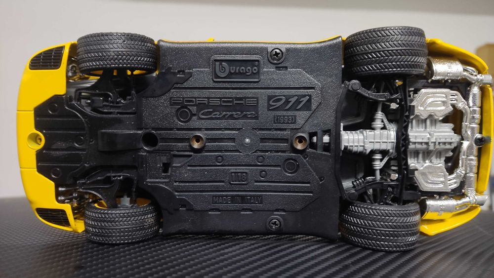 Burago Porsche 993 Carrera GT 1993 1/18