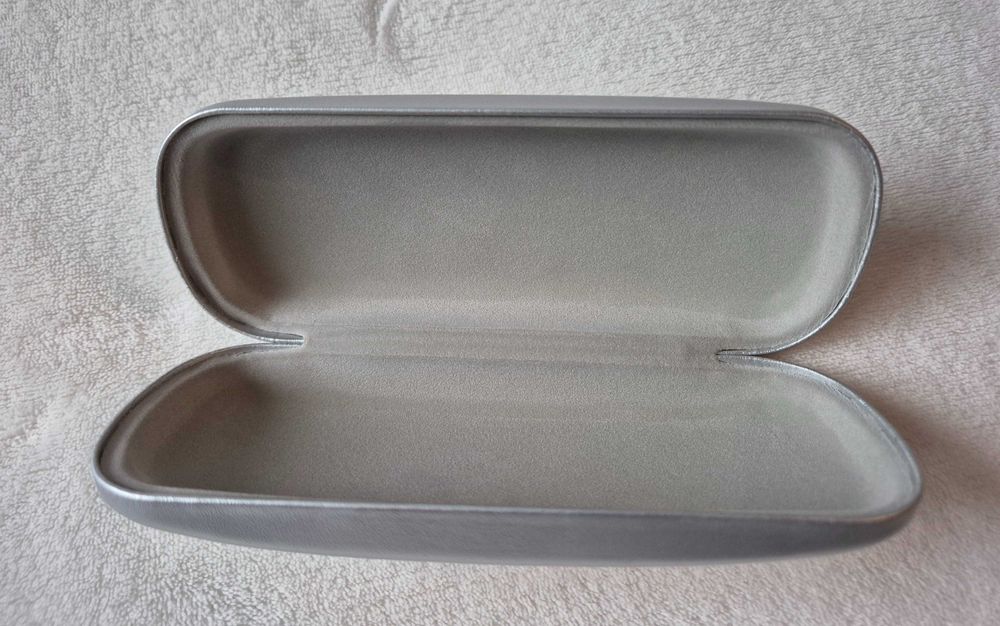 Etui - pudełko na okulary Vision Express