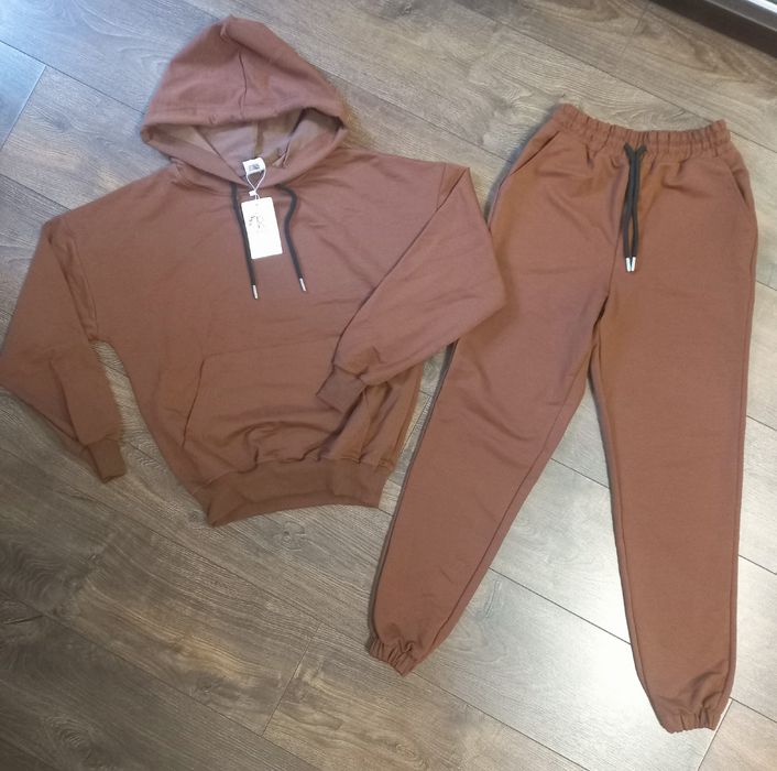 Спортивний костюм на дівчинку 11-12 р