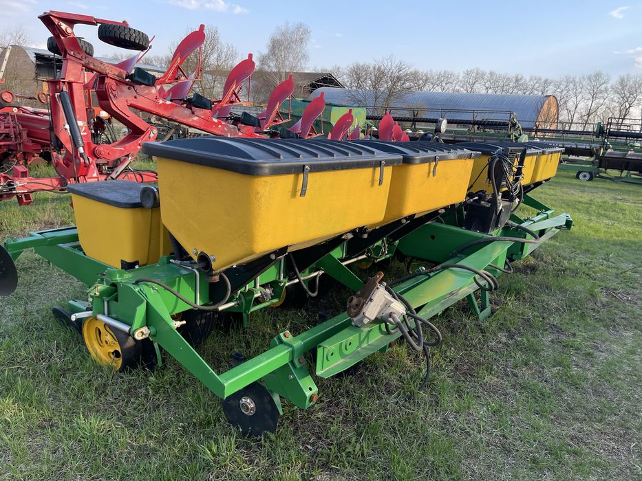 Сіялка пневматична John Deere-Kinze  7000