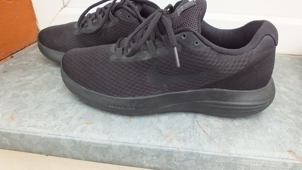 Super buty sportowe marki Nike w roz 42,5