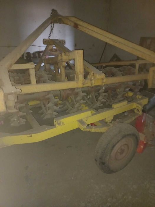 Продам шпоровий каток.