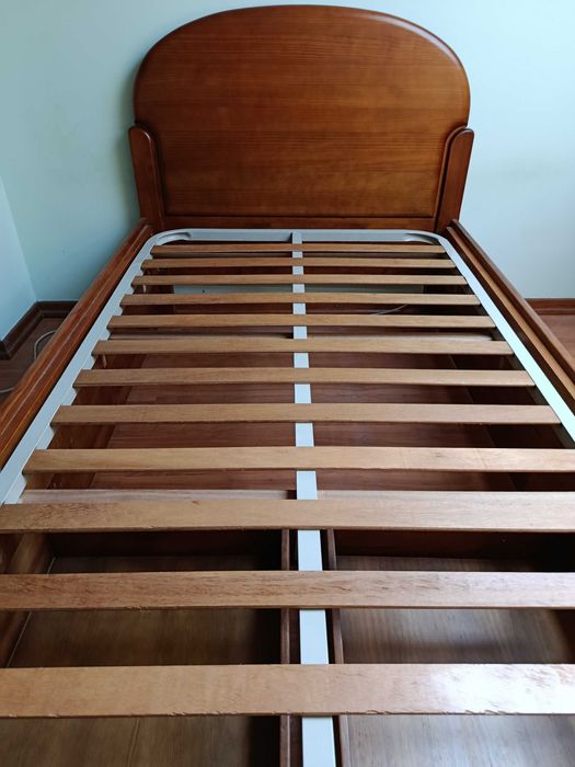 Cama de solteiro 190x90 em pinho mel