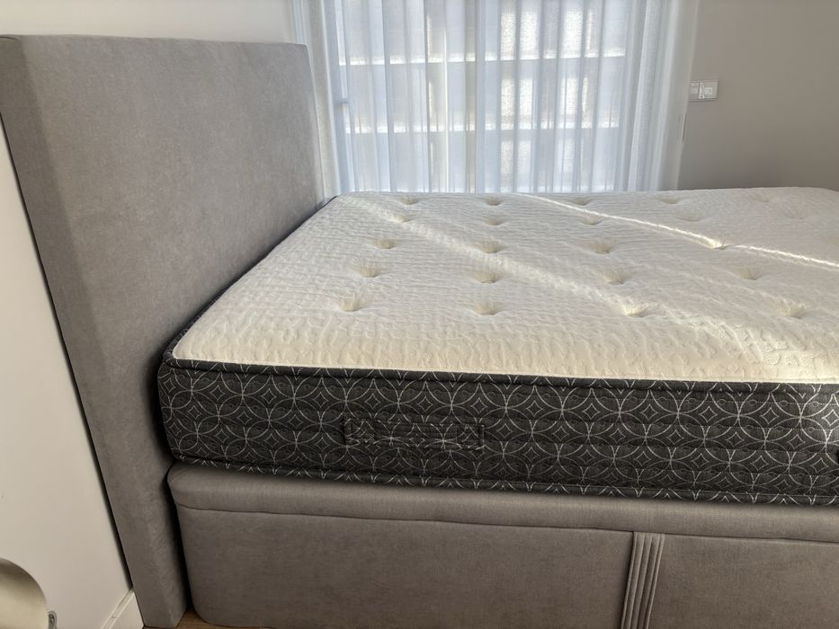 Cama Sommier Reb LIVING (150x190) com cabeceira (MOLAFLEX); colchão Malibu V6 (MOLAFLEX) semi-novos com garantia