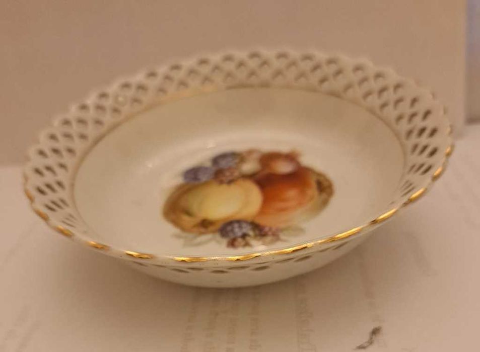 Porcelain Plate443628184195584001