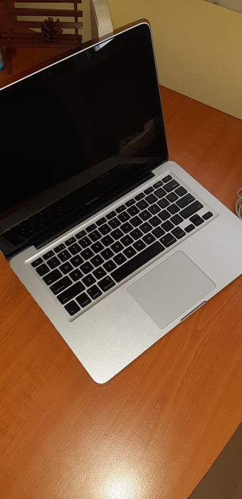 Apple MacBook Computer.442237363390392322