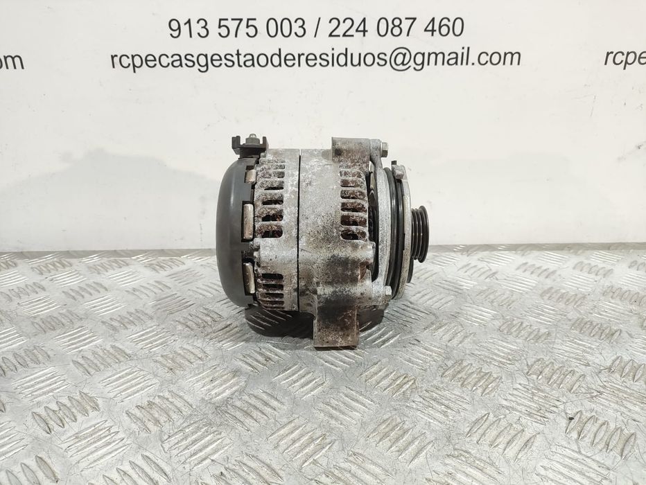 Alternador Original 180A Denso BMW 1.5d B37D15A 1042106730 8626086
