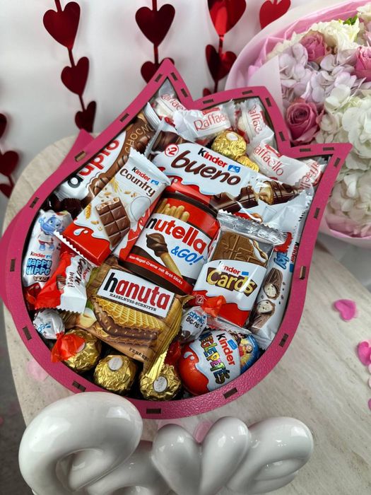 Солодкий подарунок дівчині | Бокс «Тюльпан» до 14 лютого