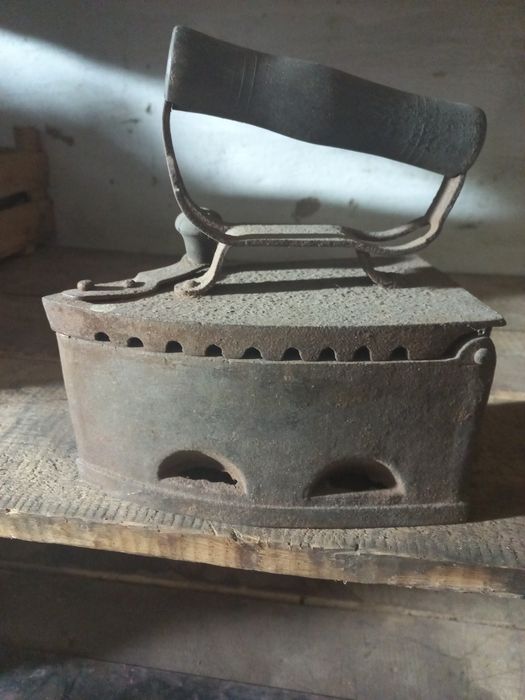 Праска утюг антикварний