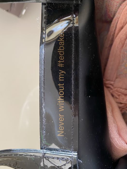 Lakierkowa torebka Ted Baker