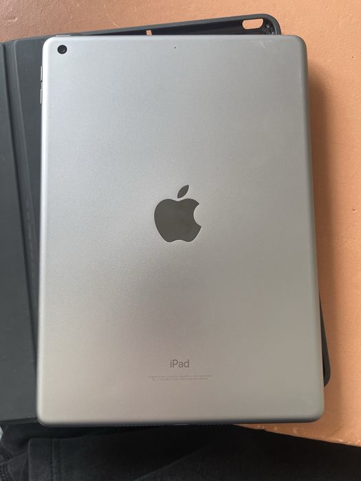 Продам iPad 6th 128gb