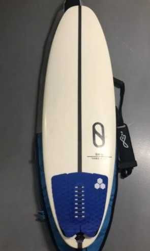 Prancha Firewire Omni 5'2 (24L) + Prancha Flowt Marshmellows 5'6 (31L)